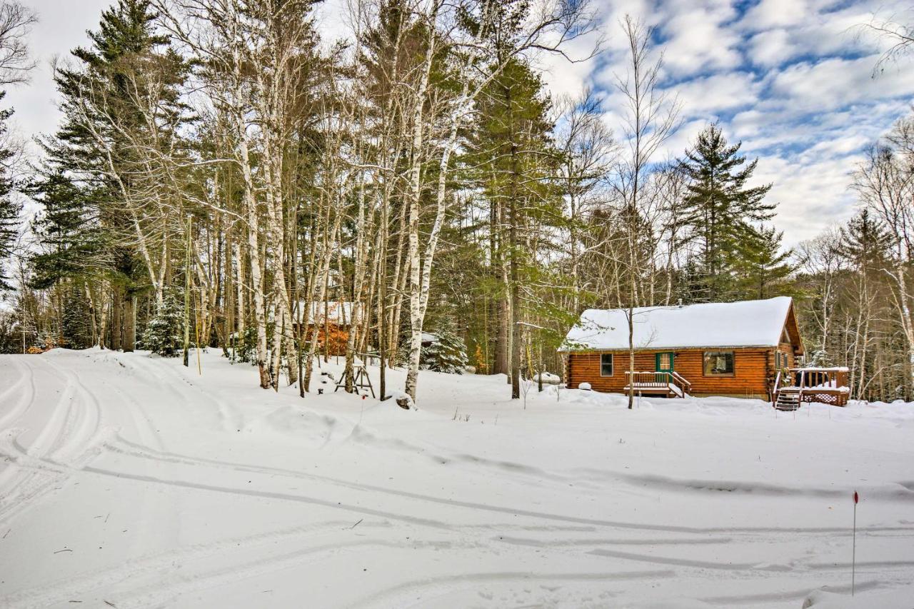 Cozy Manistique Cabin With Deck, Grill And Fire Pit! Vila Exterior foto